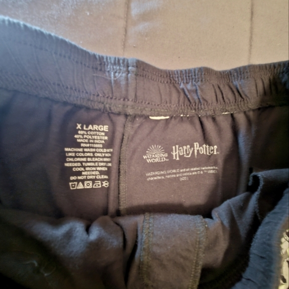 Mens Black Hufflepuff Sweatpants, LARGE - Picture 6 of 6